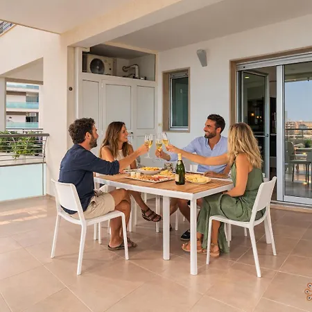 Sky Terrace By Apulia בארי