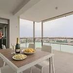 Sky Terrace By Apulia Appartement *